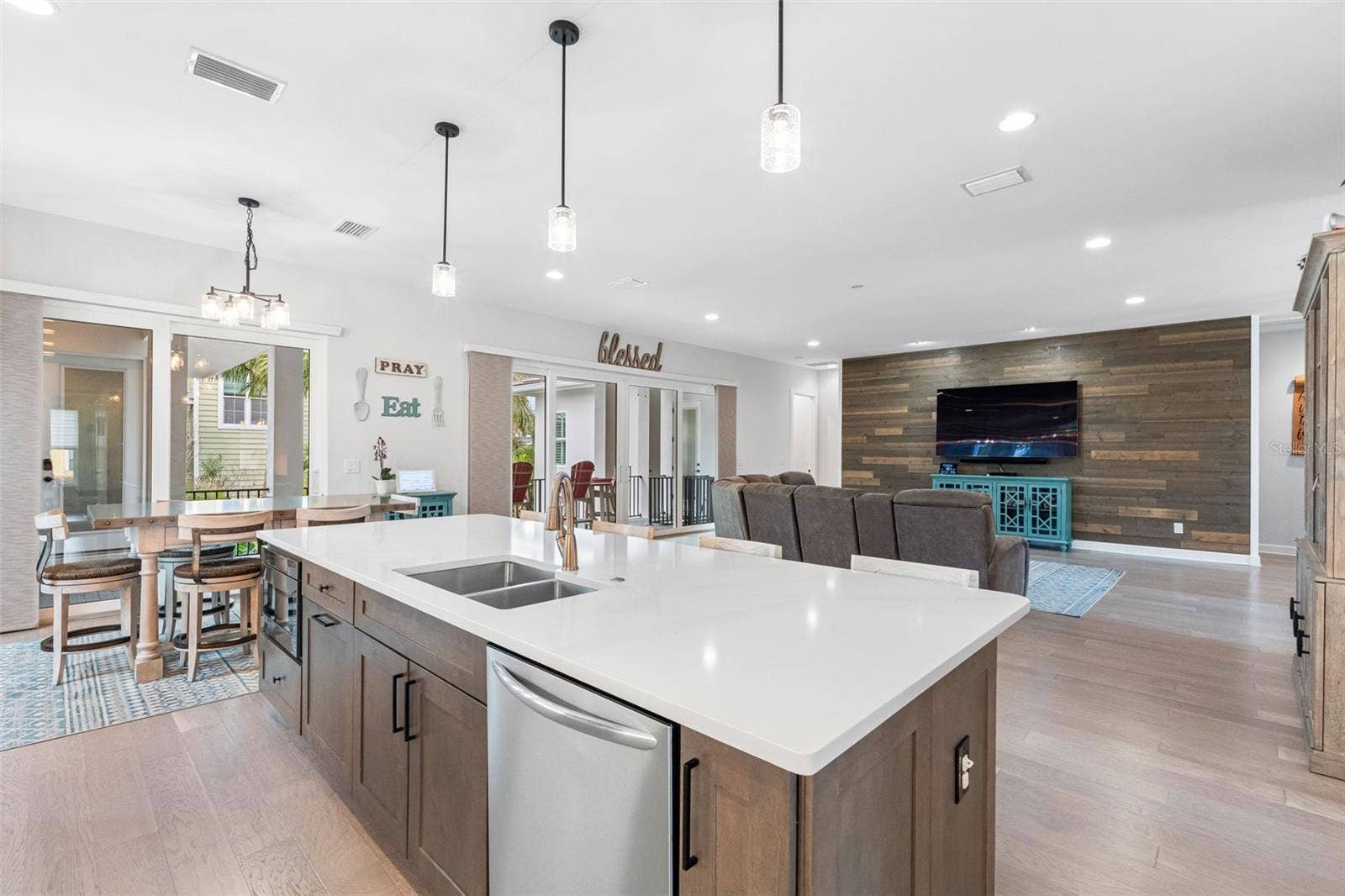 124 FOREST HILLS DRIVE, Redington Shores, FL 33708