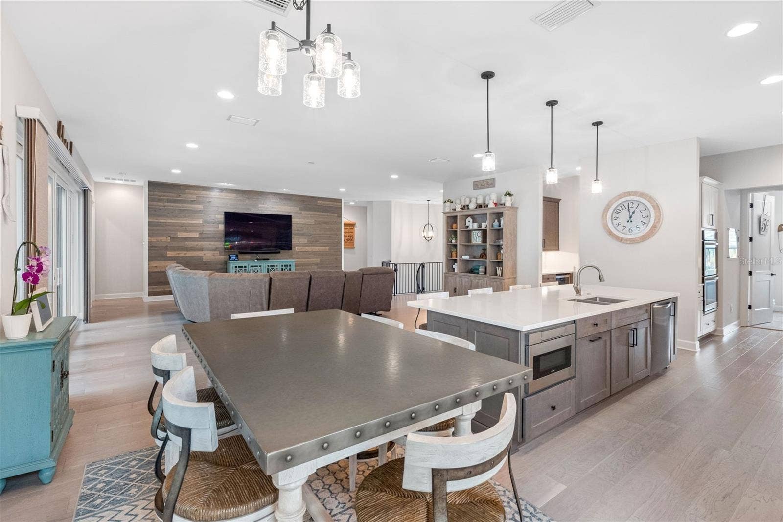 124 FOREST HILLS DRIVE, Redington Shores, FL 33708