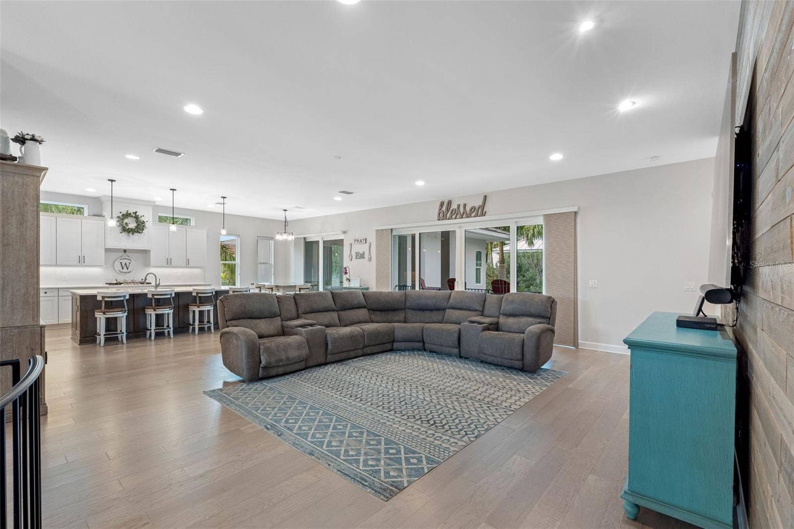 124 FOREST HILLS DRIVE, Redington Shores, FL 33708