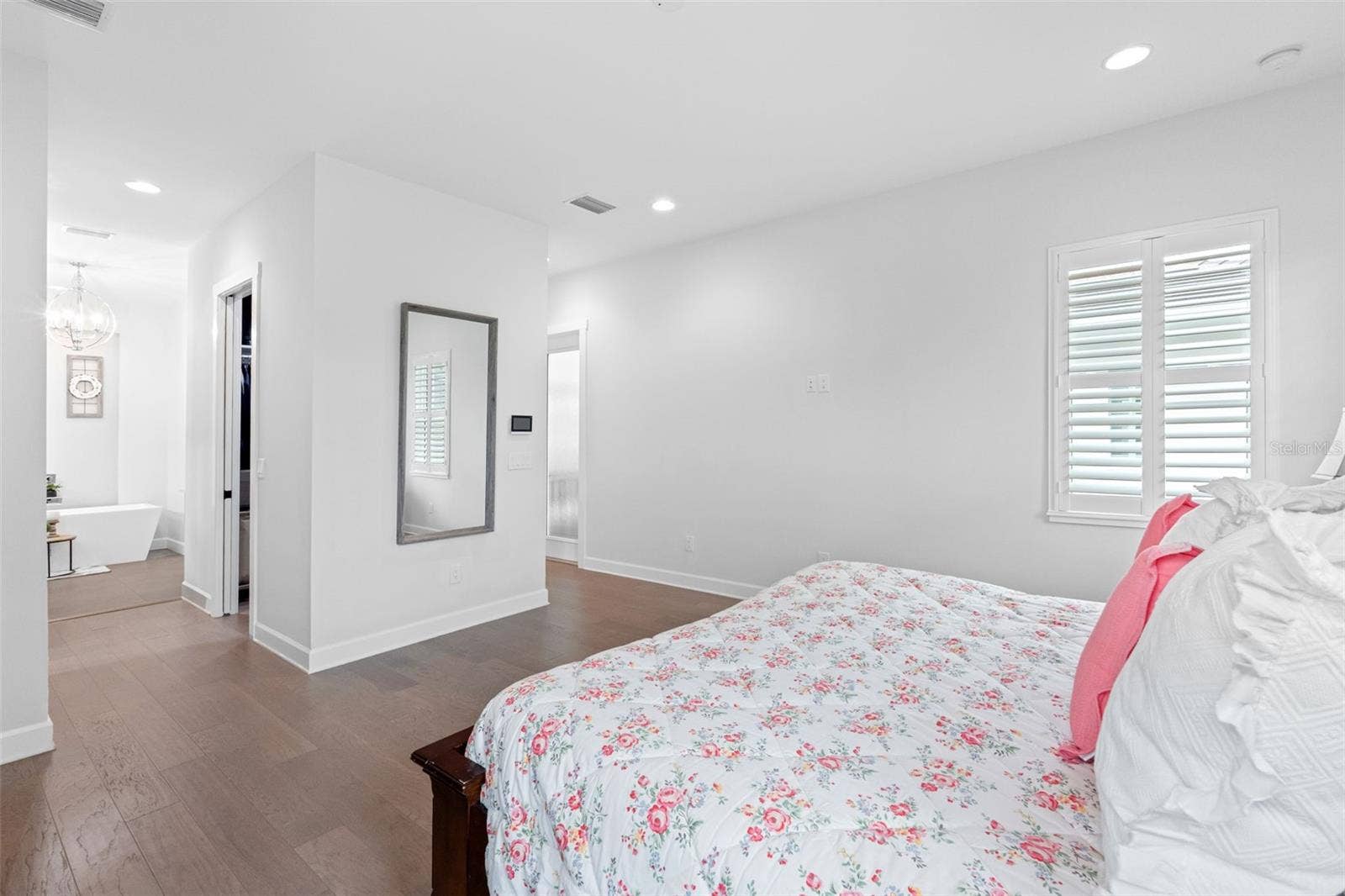 124 FOREST HILLS DRIVE, Redington Shores, FL 33708