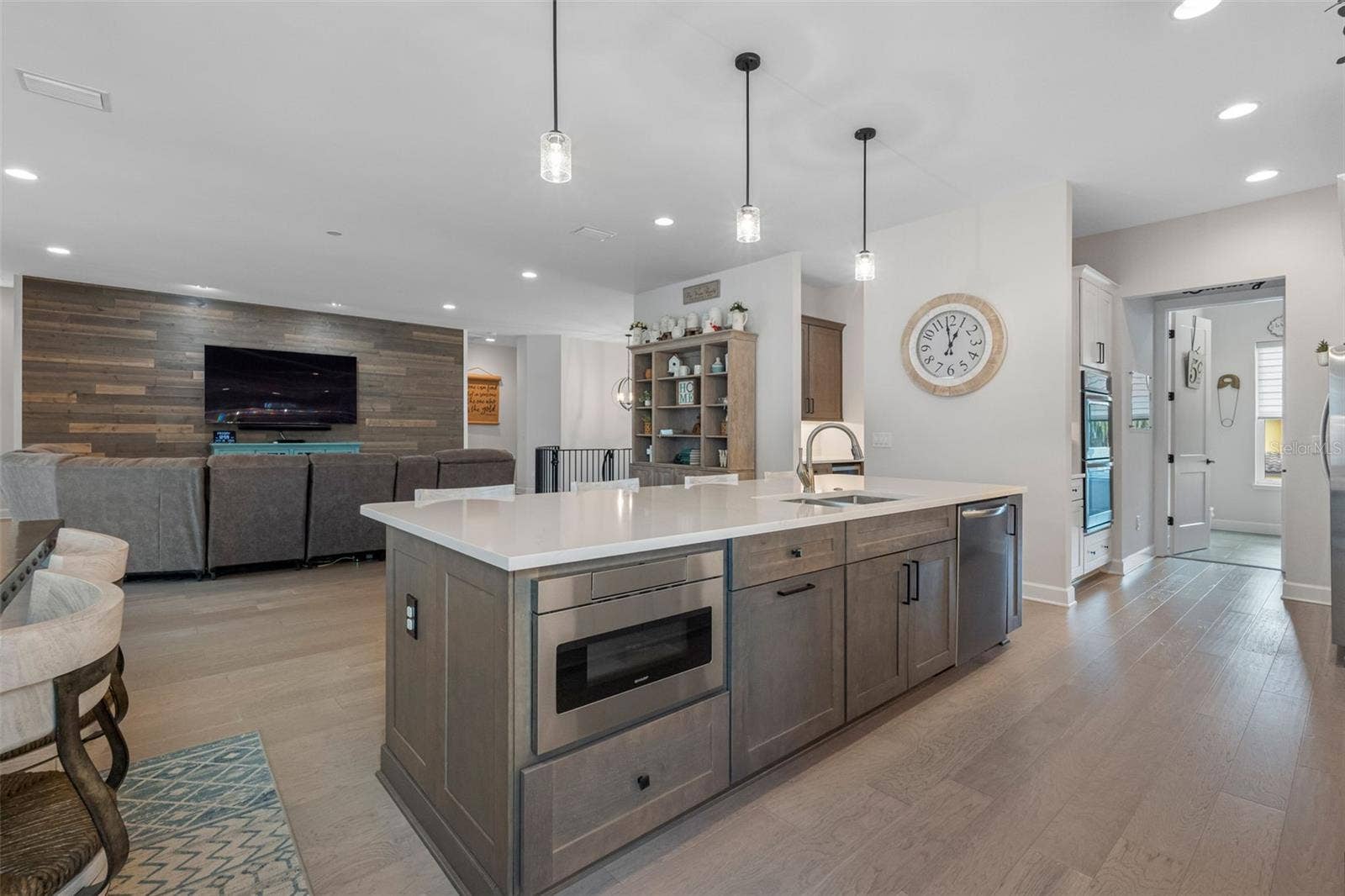 124 FOREST HILLS DRIVE, Redington Shores, FL 33708