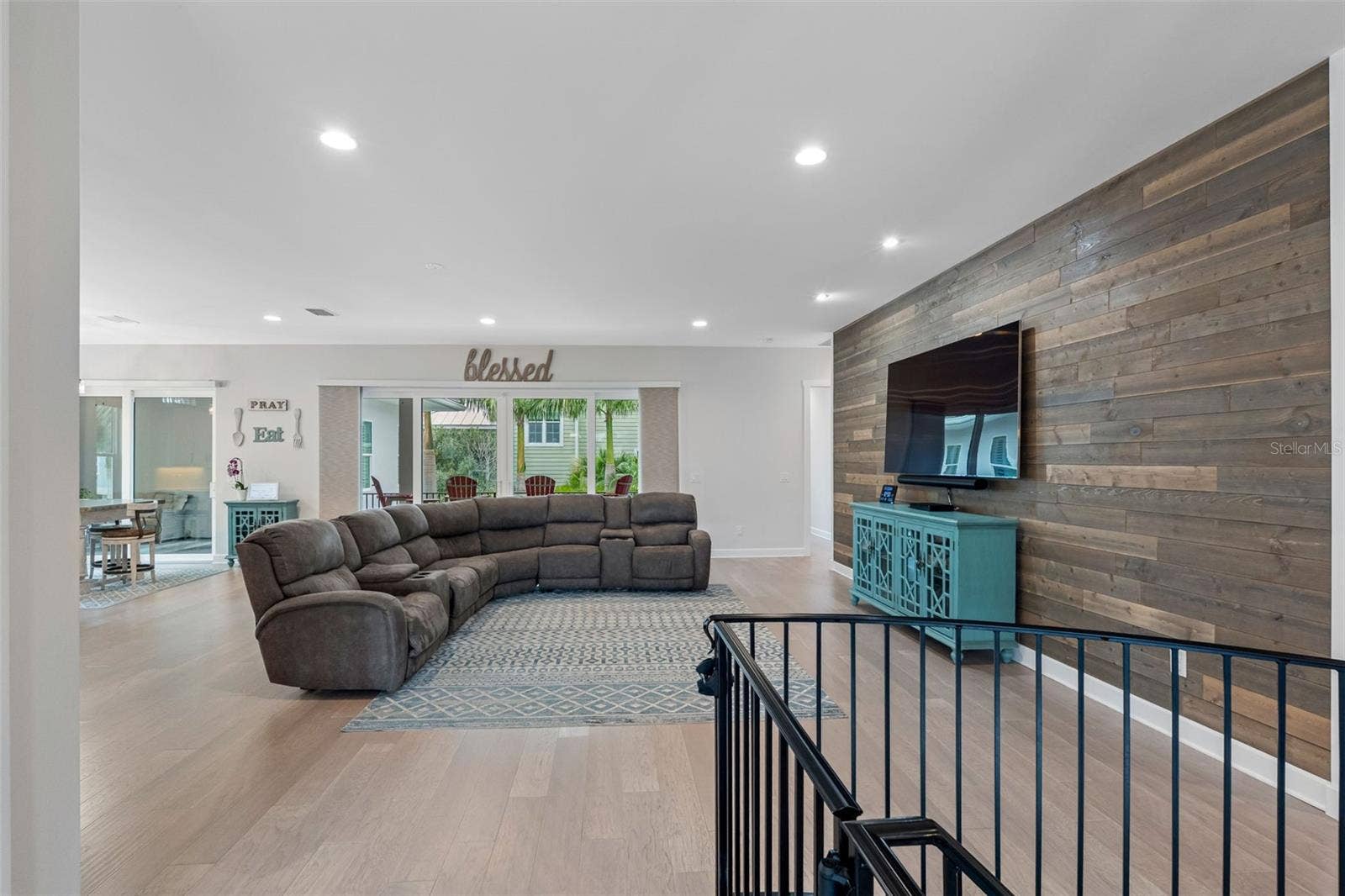 124 FOREST HILLS DRIVE, Redington Shores, FL 33708