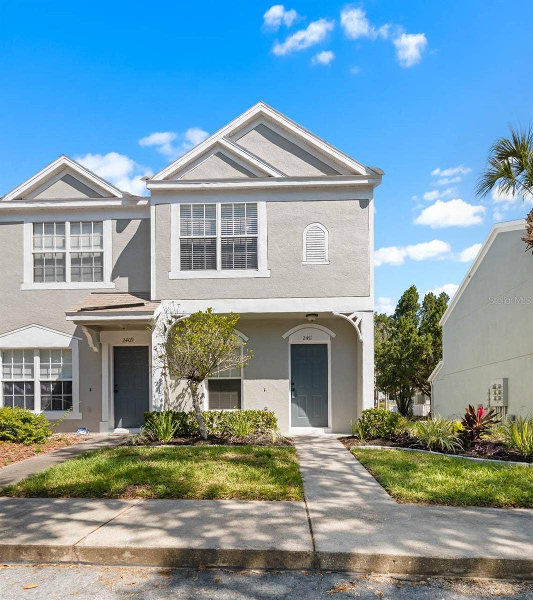 2411 LAKE WOODBERRY CIRCLE, Brandon, FL 33510 Front-Corner unit