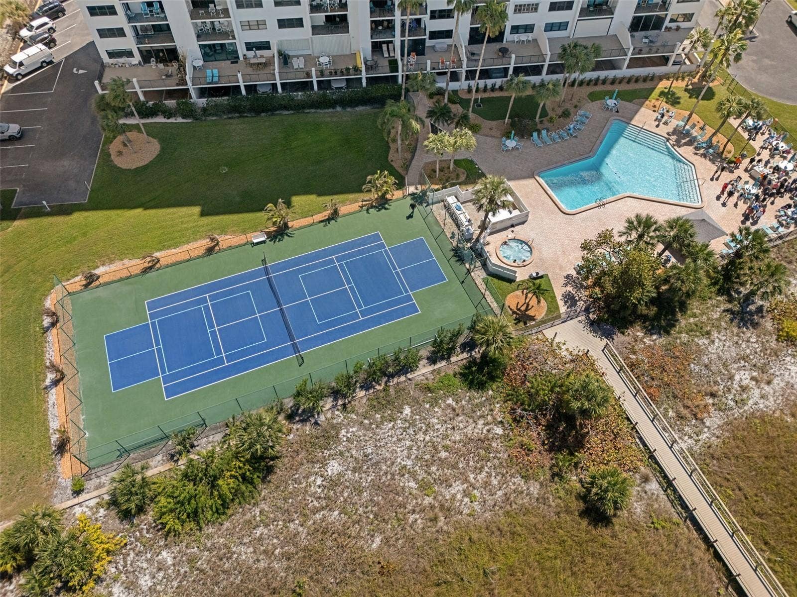 1230 GULF BOULEVARD, #303, Clearwater Beach, FL 33767 Aerial view of amenities -notice the annual residents' cookout!