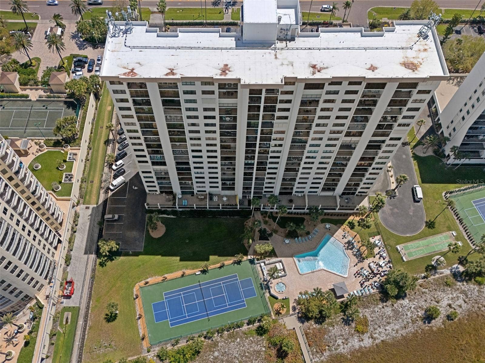 1230 GULF BOULEVARD, #303, Clearwater Beach, FL 33767 Aerial view of amenities