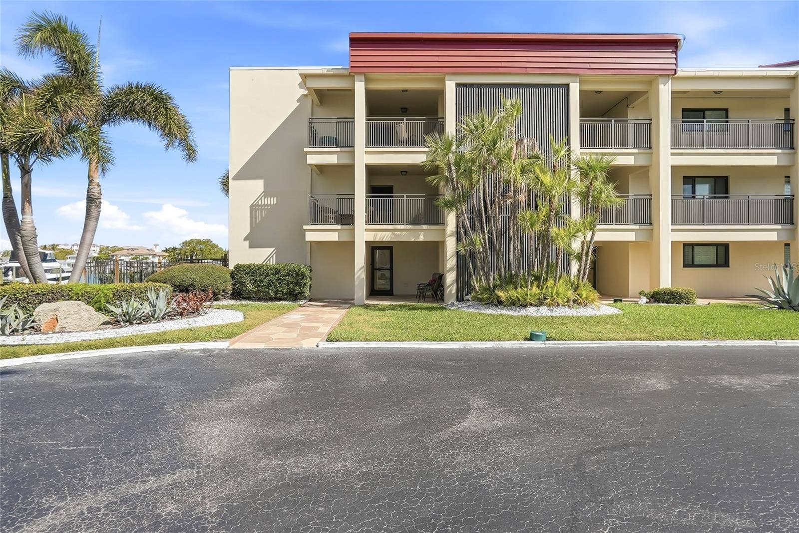 868 BAYWAY BOULEVARD, #101, Clearwater Beach, FL 33767