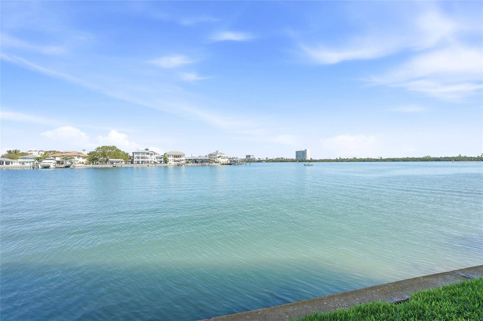 868 BAYWAY BOULEVARD, #101, Clearwater Beach, FL 33767