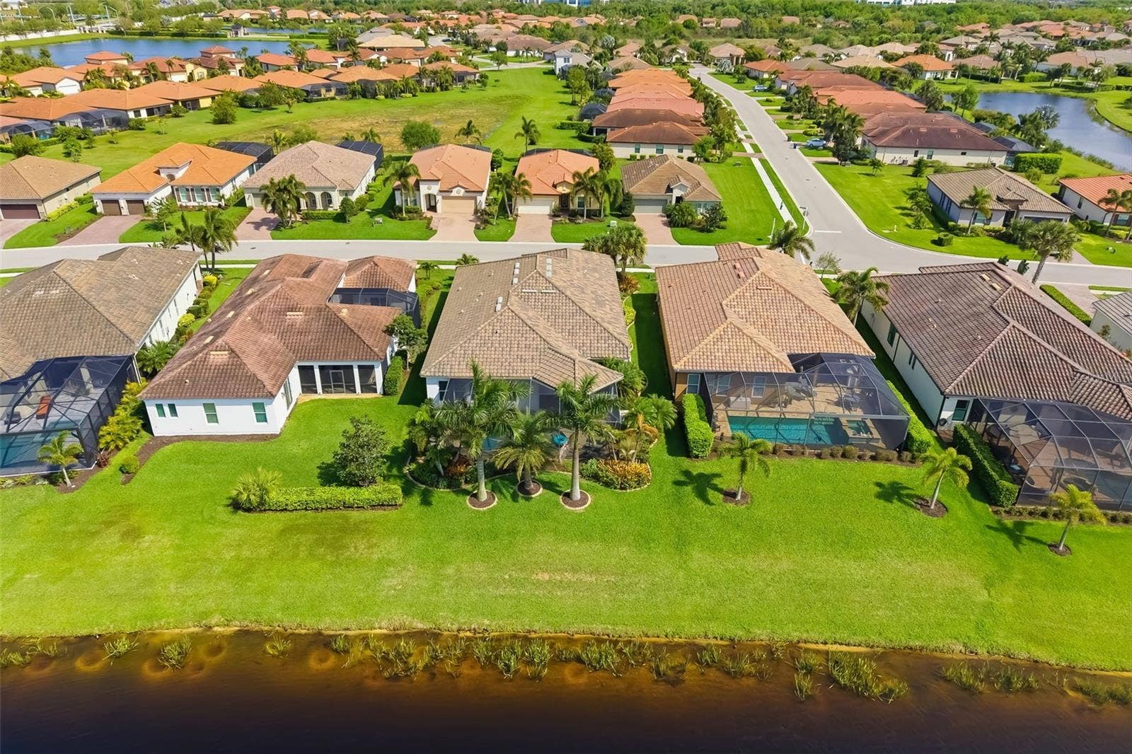 10107 CARNOUSTIE PLACE, Bradenton, FL 34211 10107 CARNOUSTIE PLACE, Bradenton, FL 34211