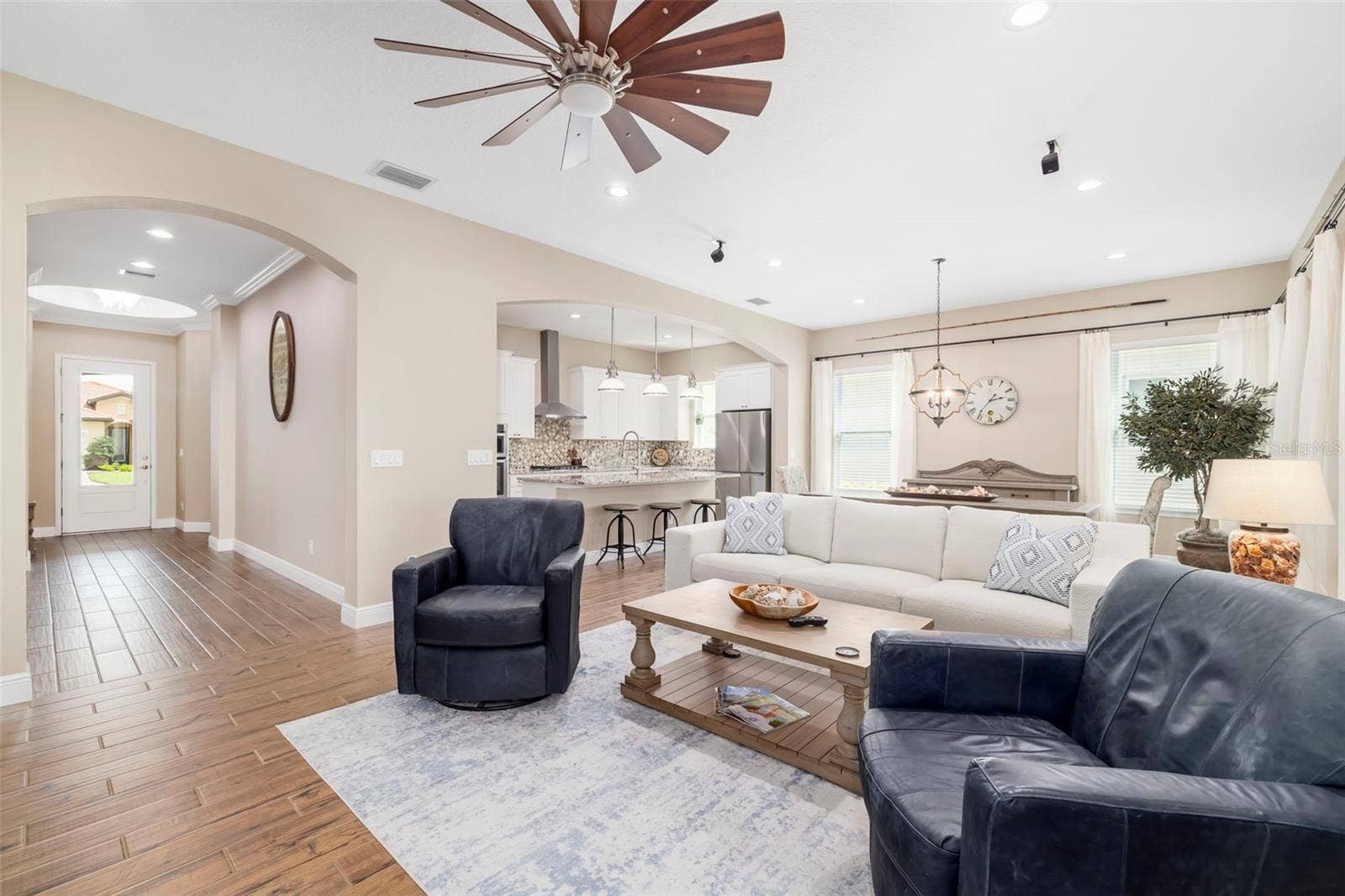 10107 CARNOUSTIE PLACE, Bradenton, FL 34211 10107 CARNOUSTIE PLACE, Bradenton, FL 34211