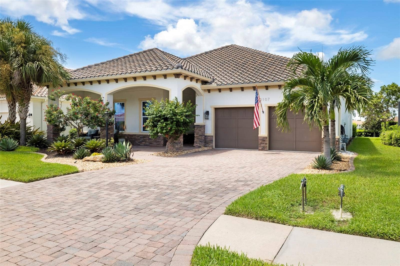 10107 CARNOUSTIE PLACE, Bradenton, FL 34211 10107 CARNOUSTIE PLACE, Bradenton, FL 34211