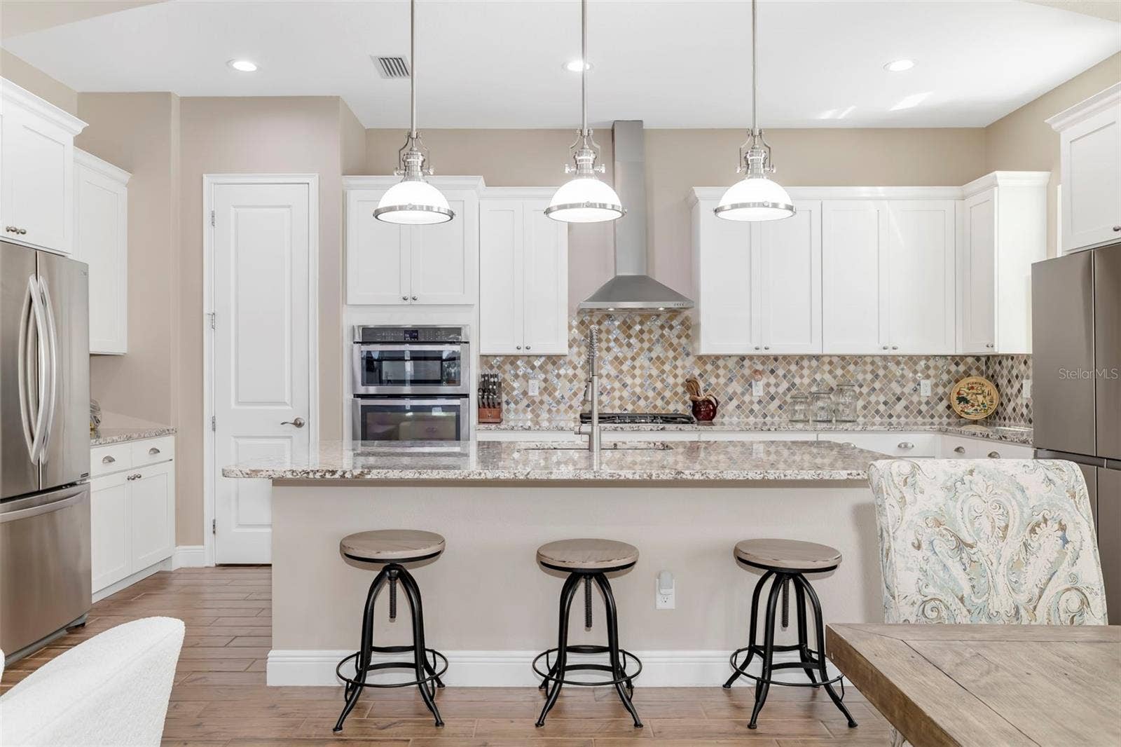10107 CARNOUSTIE PLACE, Bradenton, FL 34211 Beautiful Kitchen Built for Entertaining
