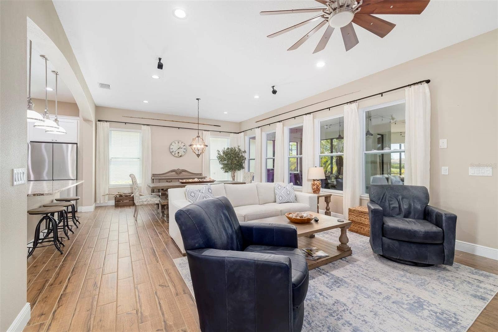10107 CARNOUSTIE PLACE, Bradenton, FL 34211 10107 CARNOUSTIE PLACE, Bradenton, FL 34211