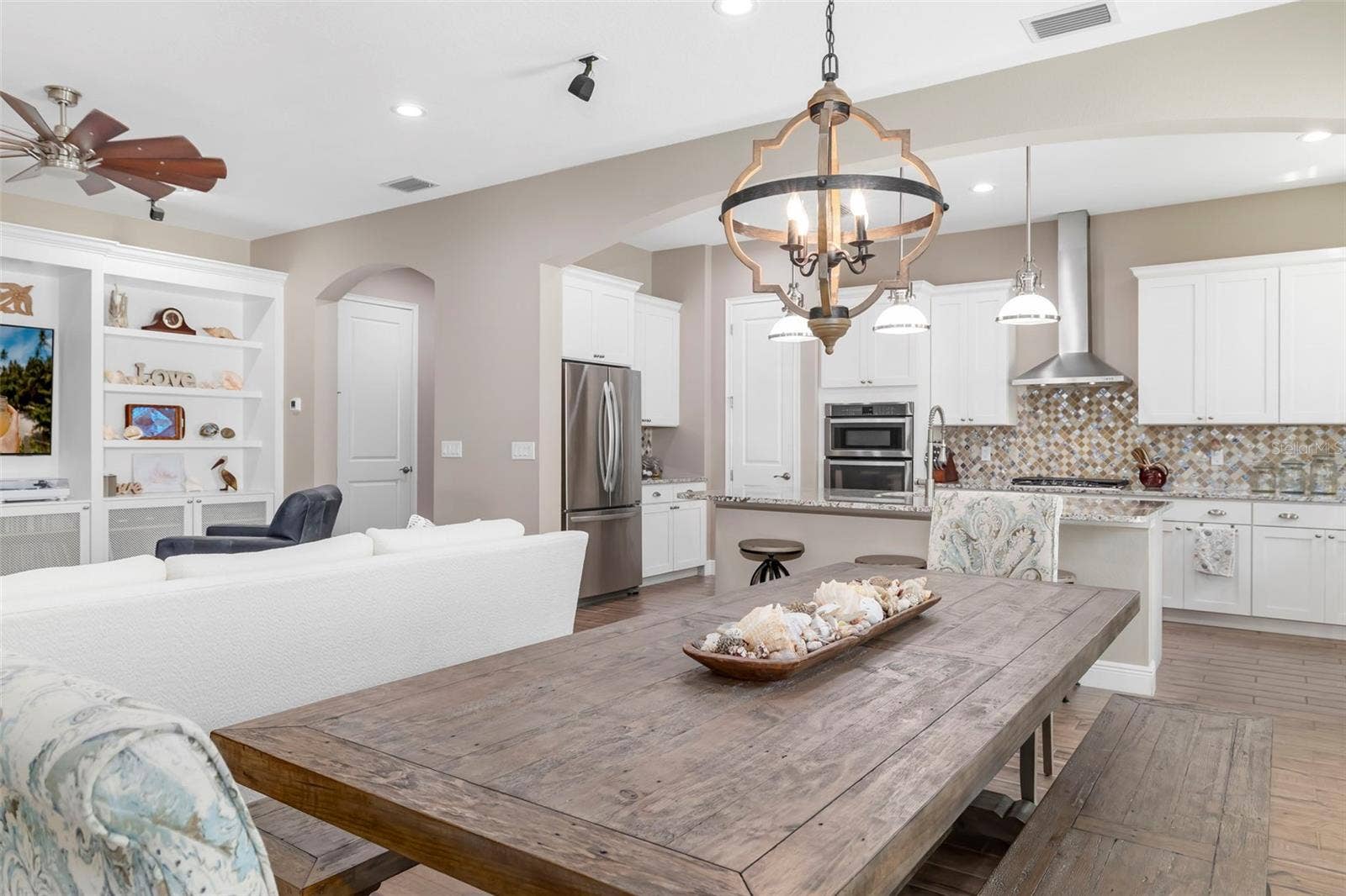 10107 CARNOUSTIE PLACE, Bradenton, FL 34211 10107 CARNOUSTIE PLACE, Bradenton, FL 34211