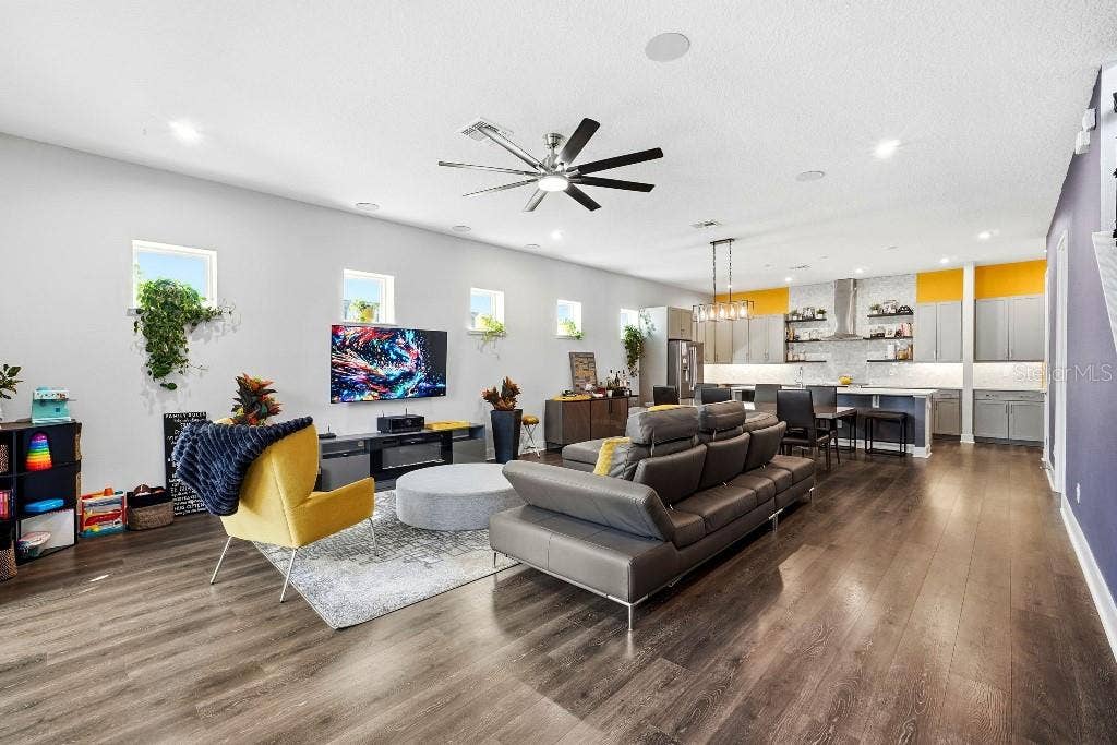 6955 HIGGS ALLEY, Orlando, FL 32827 6955 HIGGS ALLEY, Orlando, FL 32827