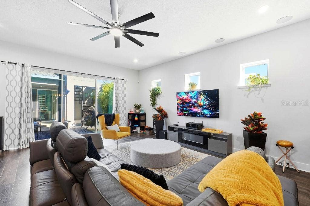 6955 HIGGS ALLEY, Orlando, FL 32827 6955 HIGGS ALLEY, Orlando, FL 32827