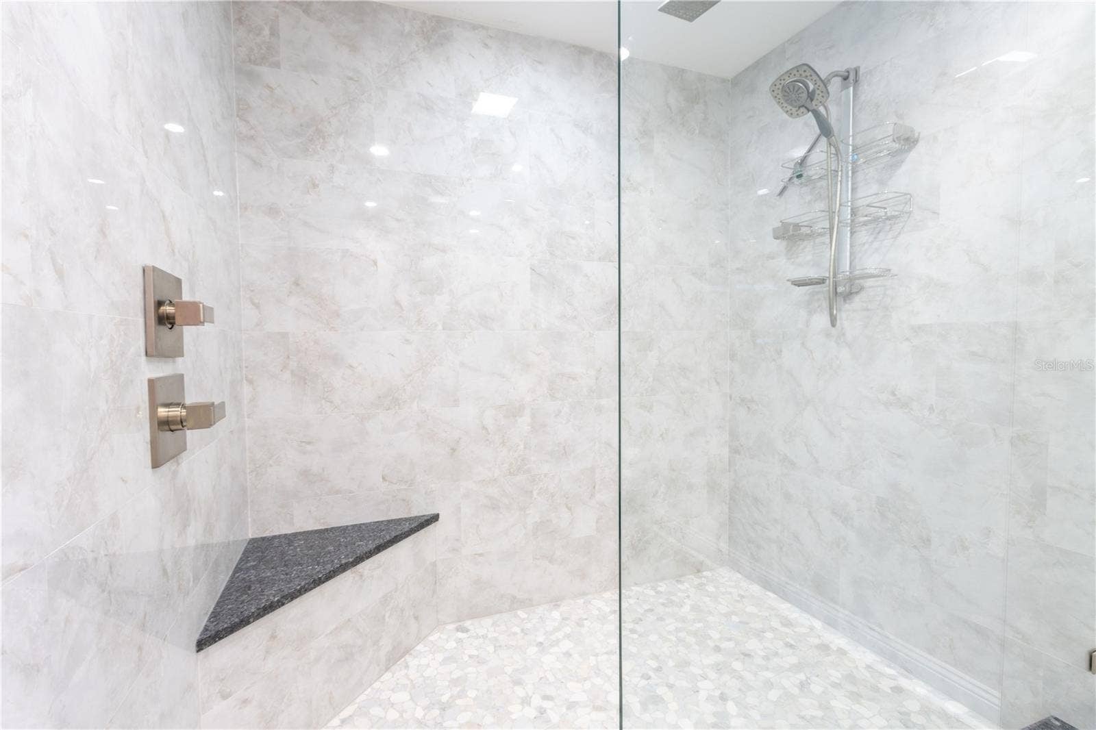 1560 GULF BOULEVARD, #1607, Clearwater, FL 33767 1560 GULF BOULEVARD, #1607, Clearwater, FL 33767