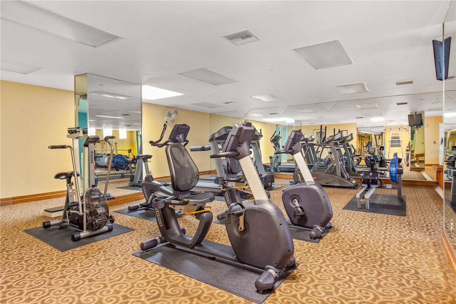 1560 GULF BOULEVARD, #1607, Clearwater, FL 33767 1560 GULF BOULEVARD, #1607, Clearwater, FL 33767