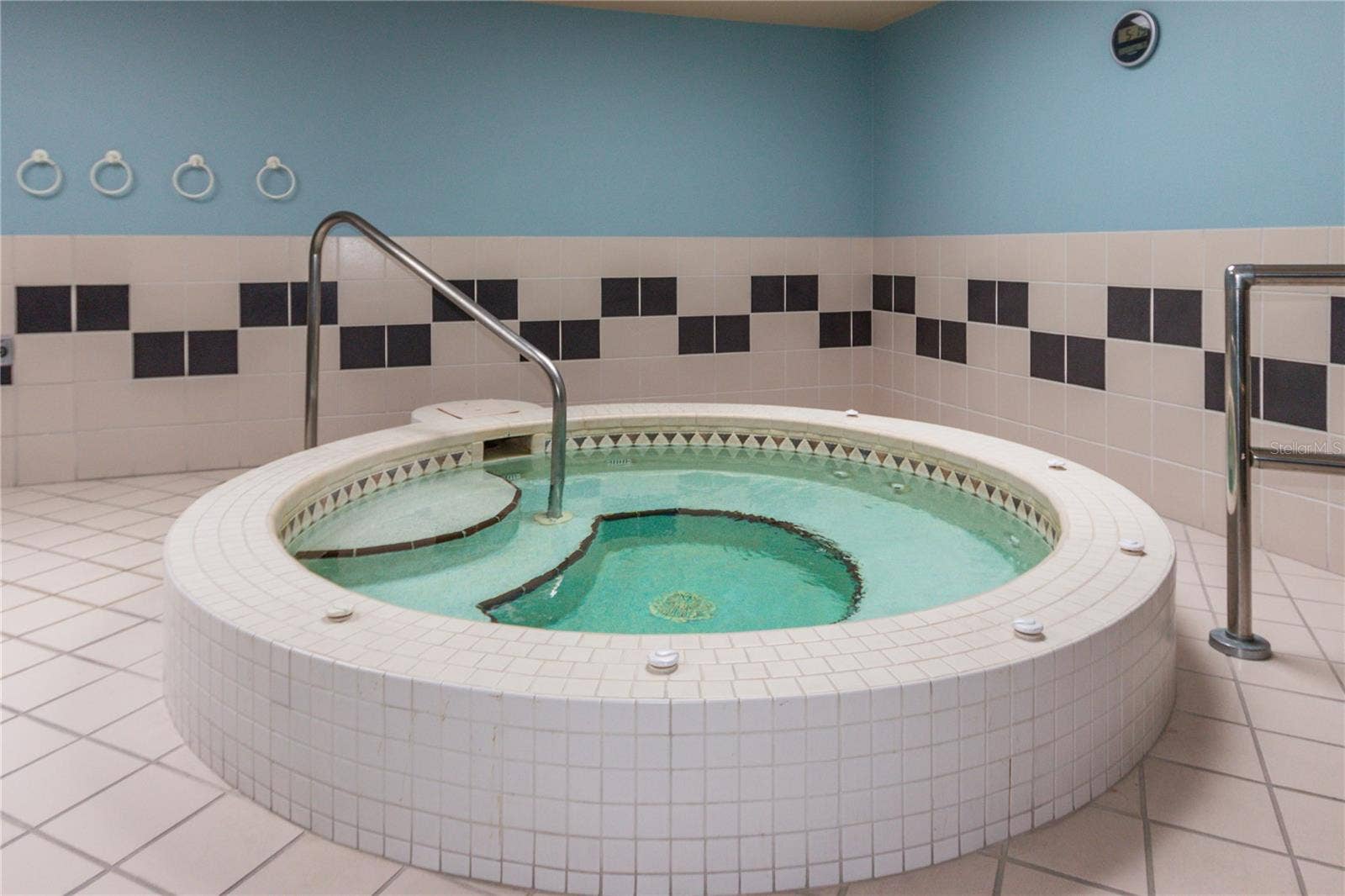 1560 GULF BOULEVARD, #1607, Clearwater, FL 33767 1560 GULF BOULEVARD, #1607, Clearwater, FL 33767