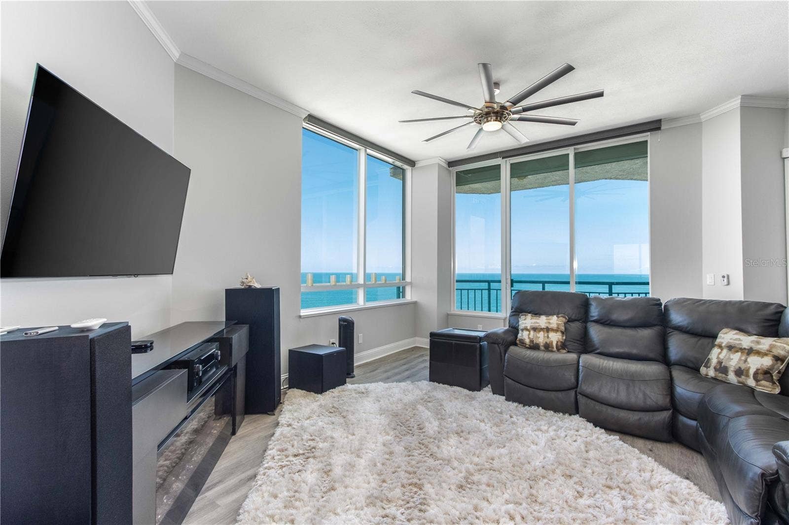 1560 GULF BOULEVARD, #1607, Clearwater, FL 33767 Beautifully renovated and move in ready