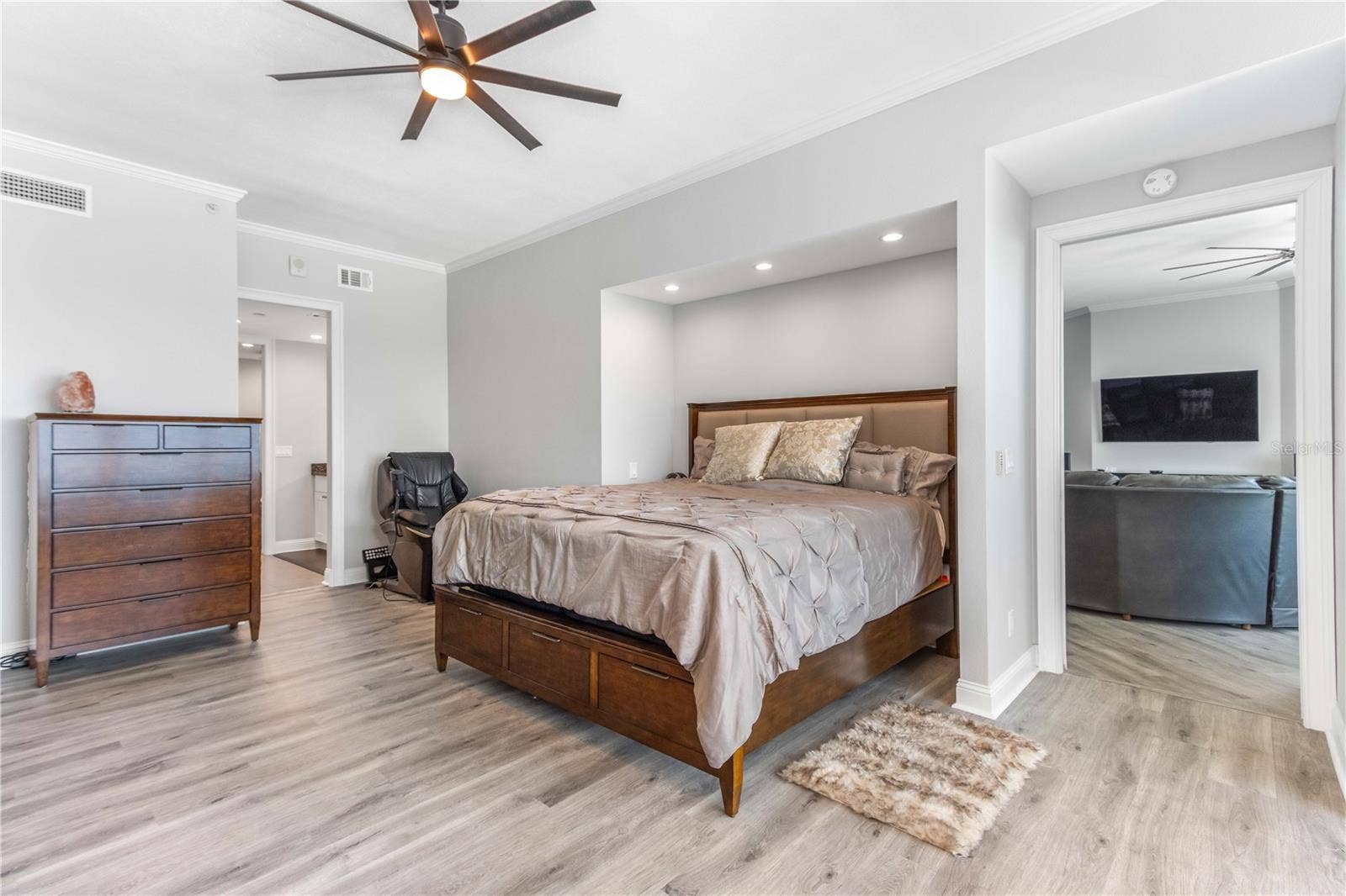 1560 GULF BOULEVARD, #1607, Clearwater, FL 33767 1560 GULF BOULEVARD, #1607, Clearwater, FL 33767