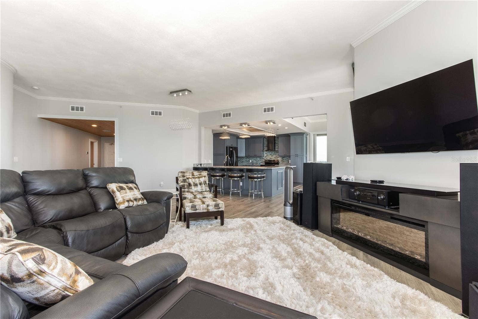 1560 GULF BOULEVARD, #1607, Clearwater, FL 33767 1560 GULF BOULEVARD, #1607, Clearwater, FL 33767