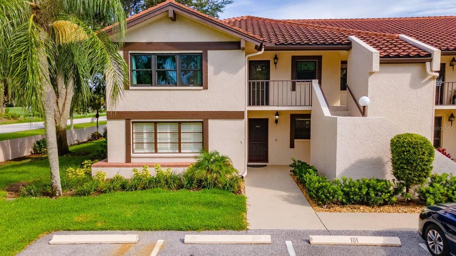 Property photo for 5640 GOLF POINTE DRIVE, #101, Sarasota, FL
