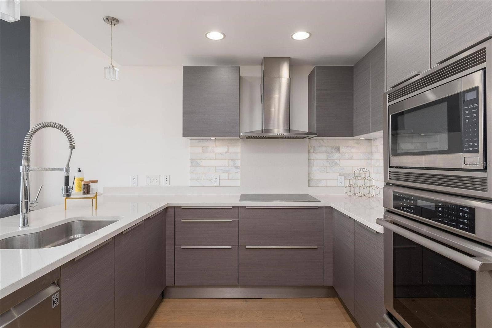 175 1ST STREET S, #504, St Petersburg, FL 33701 175 1ST STREET S, #504, St Petersburg, FL 33701