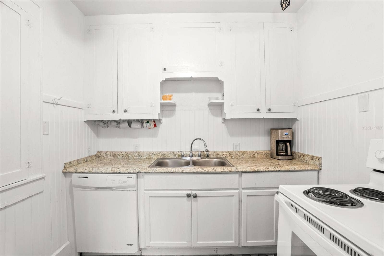 300 PRESIDENT STREET, Dunedin, FL 34698