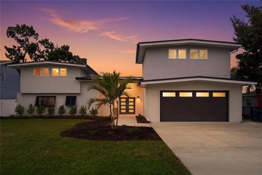 Property photo for 915 BAYSHORE DRIVE, Tarpon Springs, FL