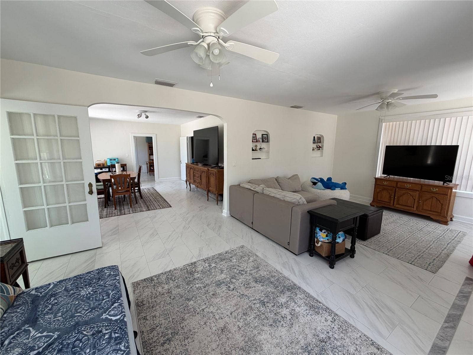 850 MANDALAY AVENUE, Clearwater Beach, FL 33767