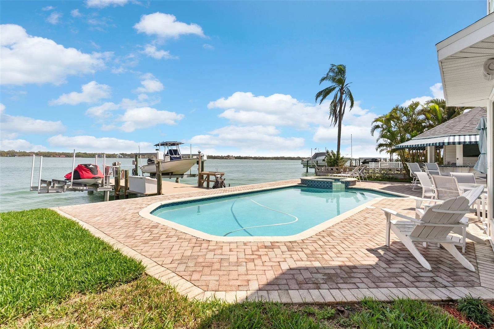11445 9TH STREET E, Treasure Island, FL 33706