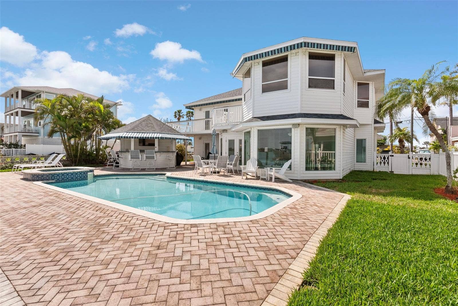 11445 9TH STREET E, Treasure Island, FL 33706