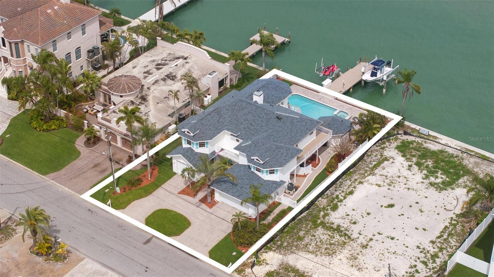 11445 9TH STREET E, Treasure Island, FL 33706