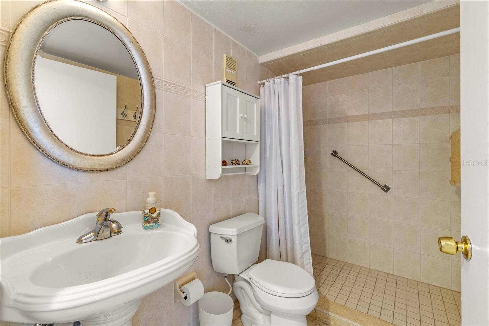 1 KEY CAPRI, #102E, Treasure Island, FL 33706 Guest Bath