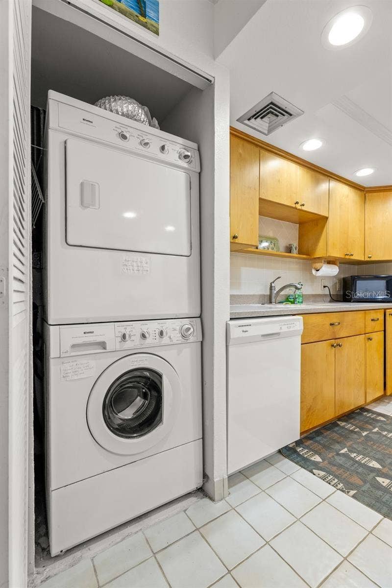 1 KEY CAPRI, #104-East, Treasure Island, FL 33706