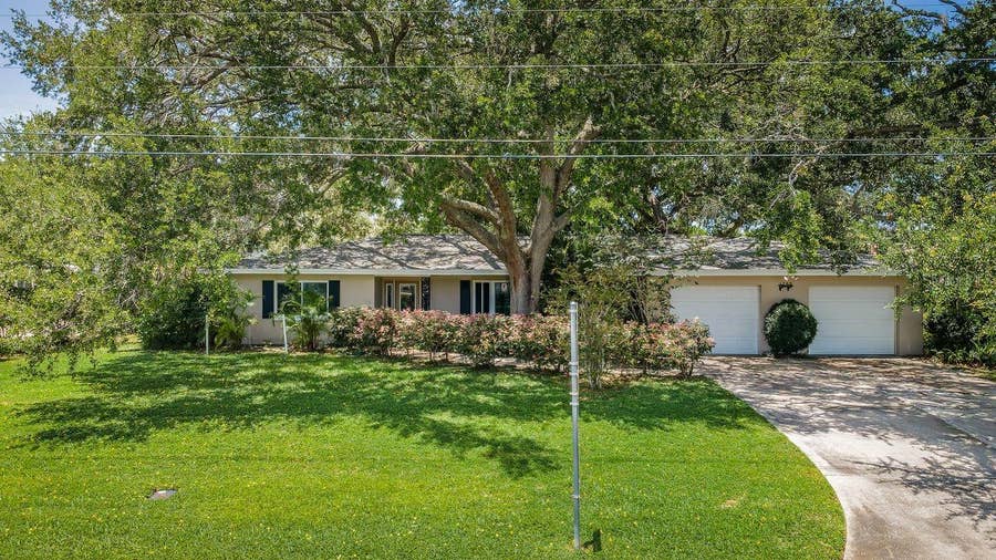 Property photo for 1704 CYPRESS AVENUE, Belleair, FL