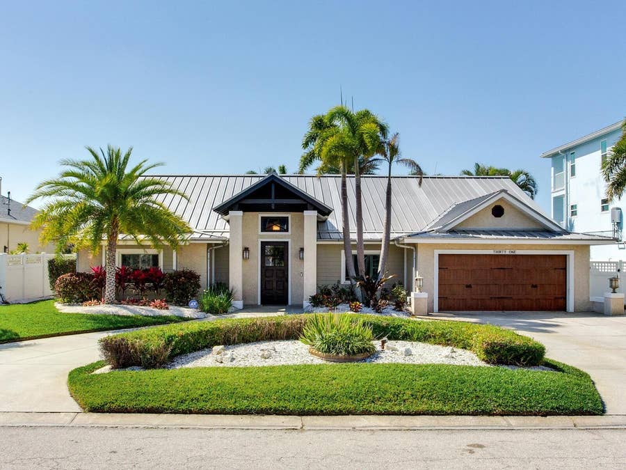 Property photo for 31 N PINE CIRCLE, Belleair, FL
