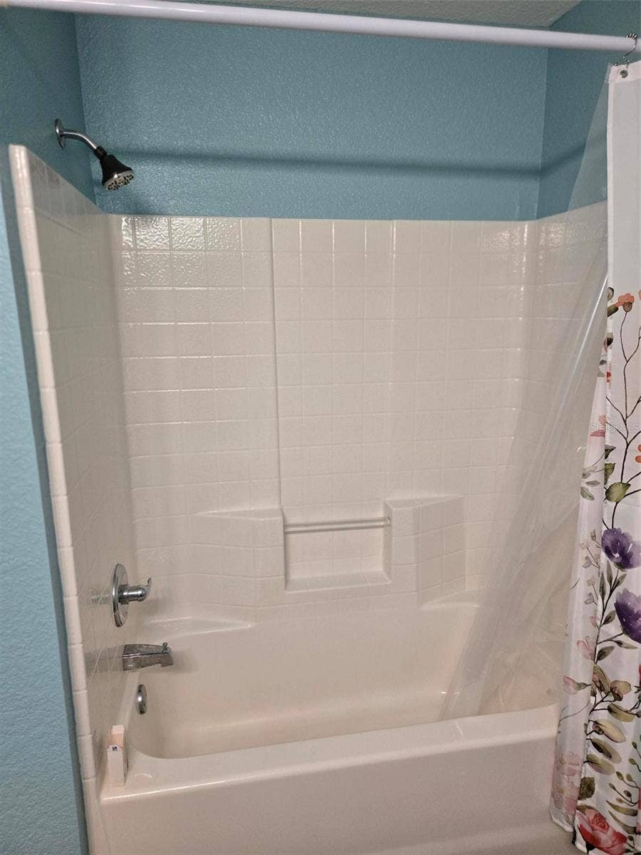 5725 GREENWOOD AVENUE, #5201, North Port, FL 34287 5725 GREENWOOD AVENUE, #5201, North Port, FL 34287
