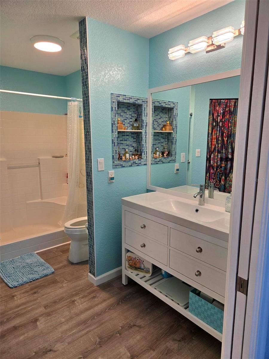 5725 GREENWOOD AVENUE, #5201, North Port, FL 34287 5725 GREENWOOD AVENUE, #5201, North Port, FL 34287