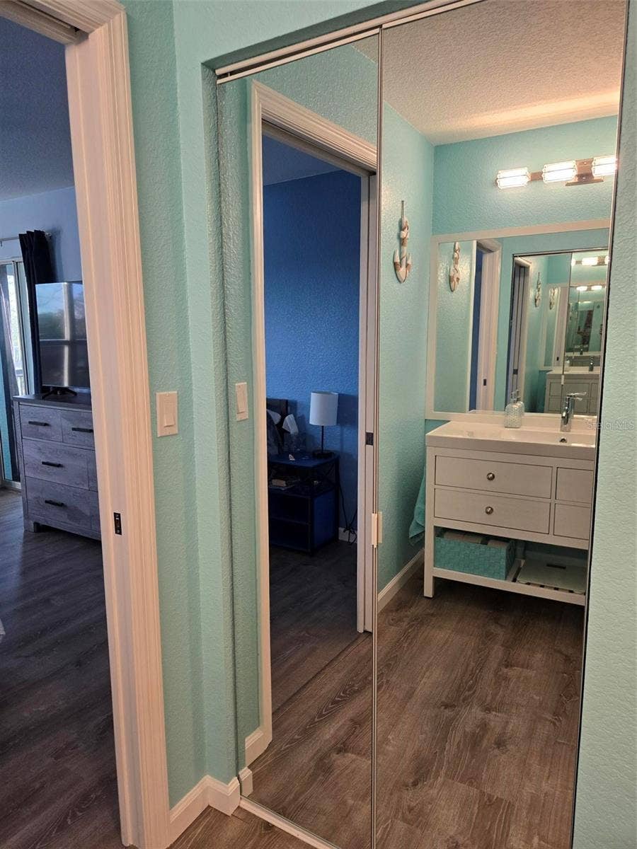 5725 GREENWOOD AVENUE, #5201, North Port, FL 34287 5725 GREENWOOD AVENUE, #5201, North Port, FL 34287