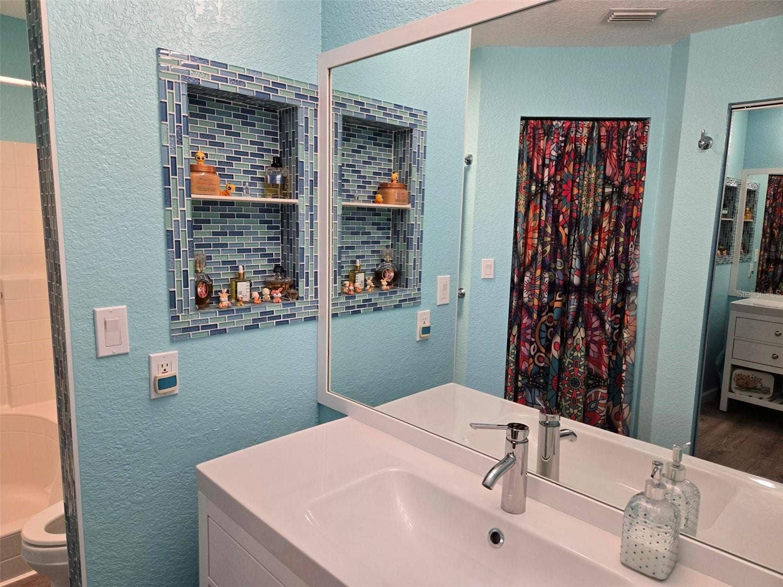 5725 GREENWOOD AVENUE, #5201, North Port, FL 34287 5725 GREENWOOD AVENUE, #5201, North Port, FL 34287