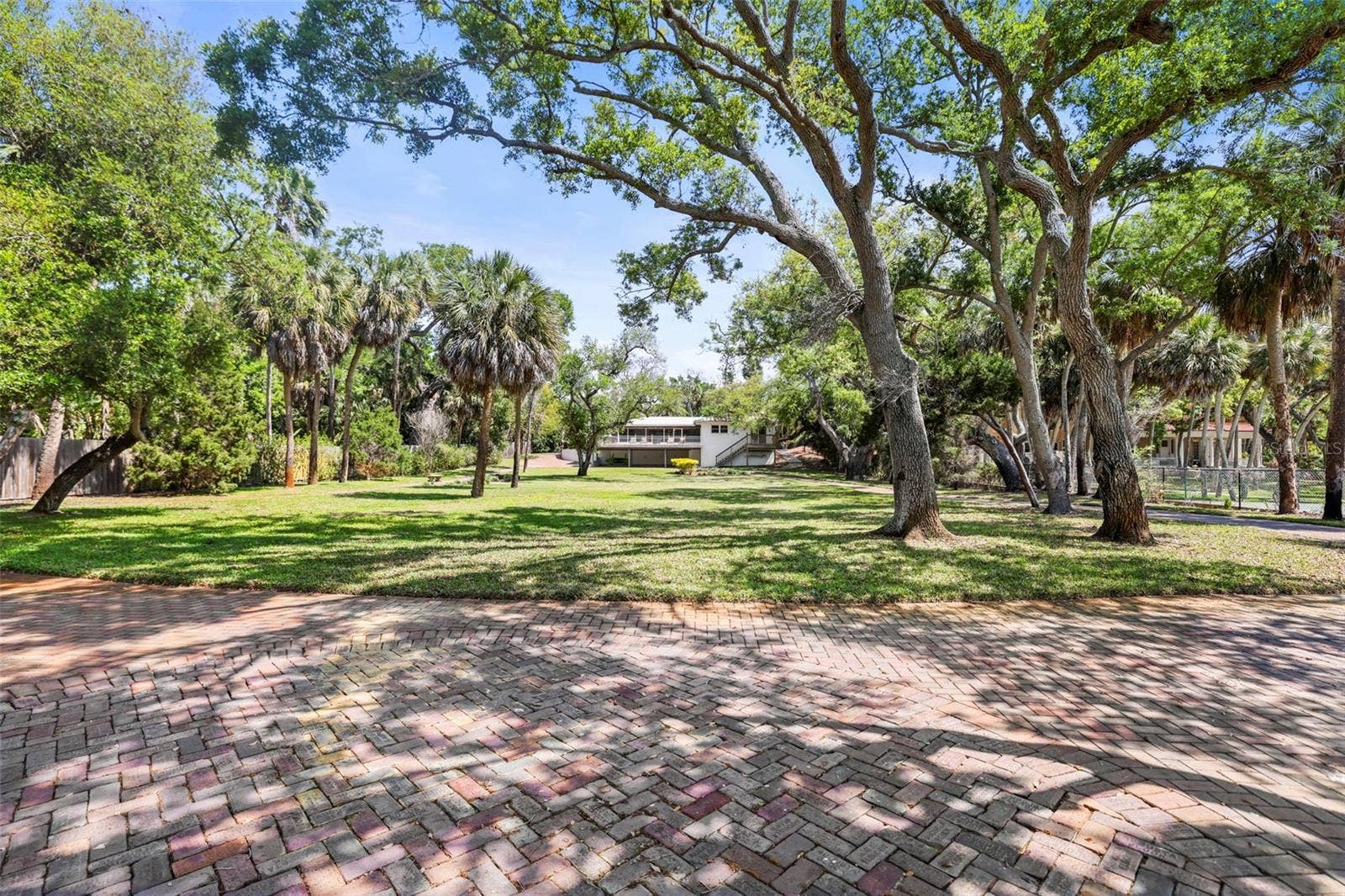 1600 PARK STREET N, St Petersburg, FL 33710 1600 PARK STREET N, St Petersburg, FL 33710