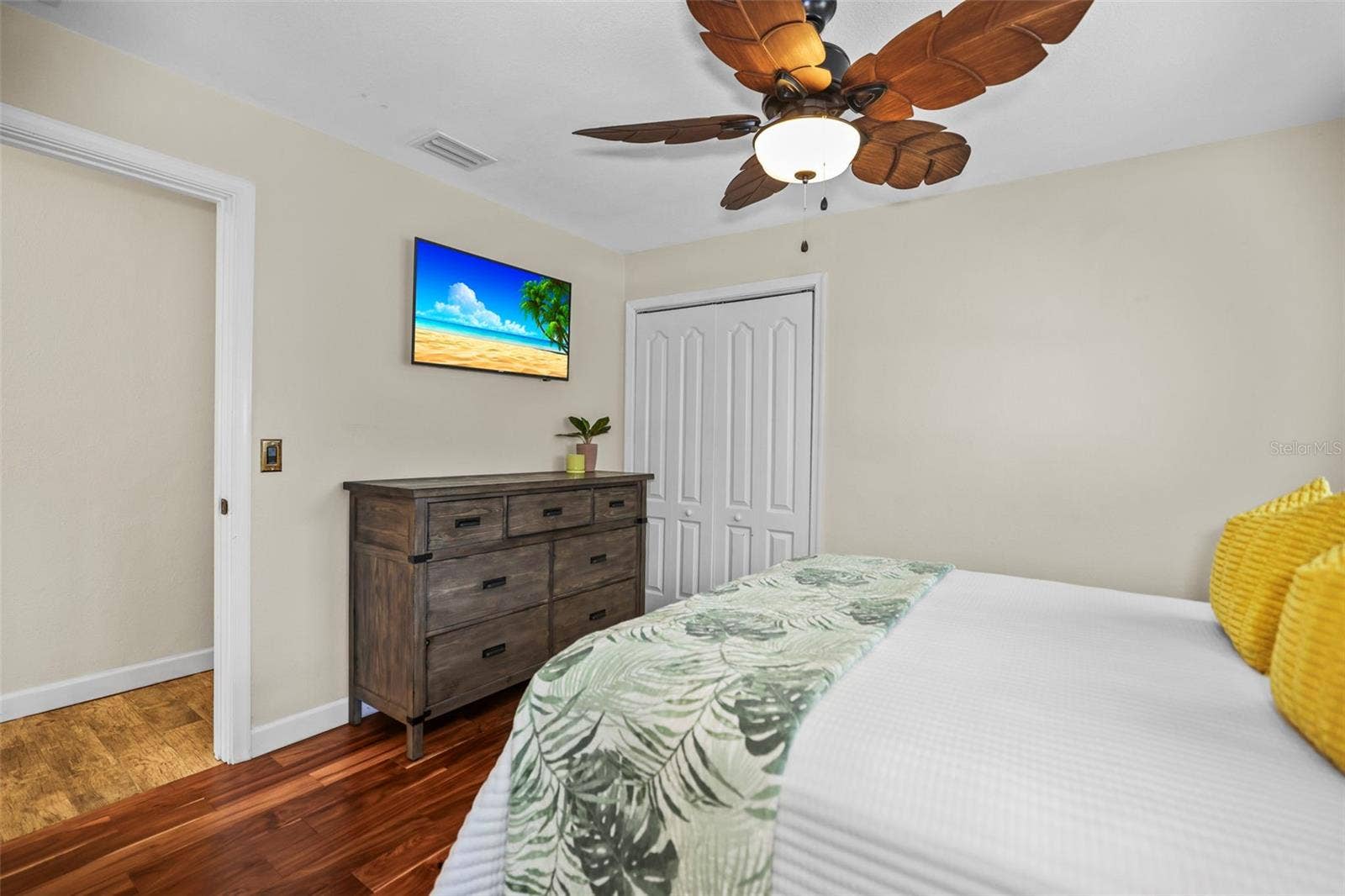1600 PARK STREET N, St Petersburg, FL 33710 1600 PARK STREET N, St Petersburg, FL 33710