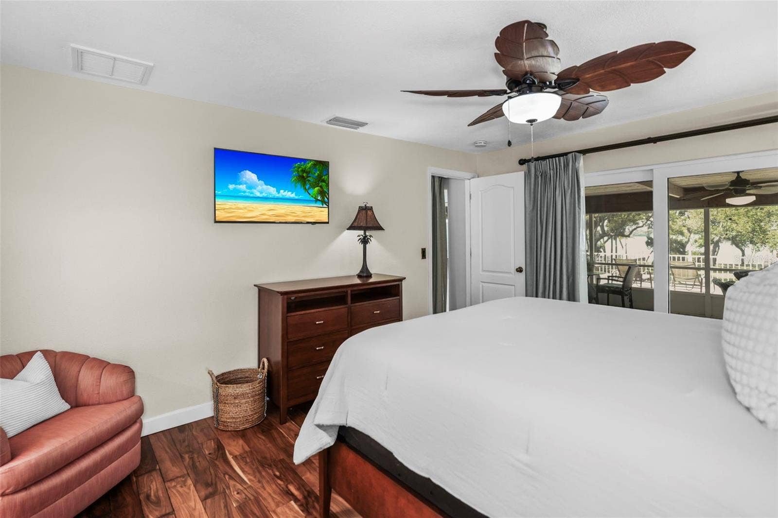 1600 PARK STREET N, St Petersburg, FL 33710 1600 PARK STREET N, St Petersburg, FL 33710