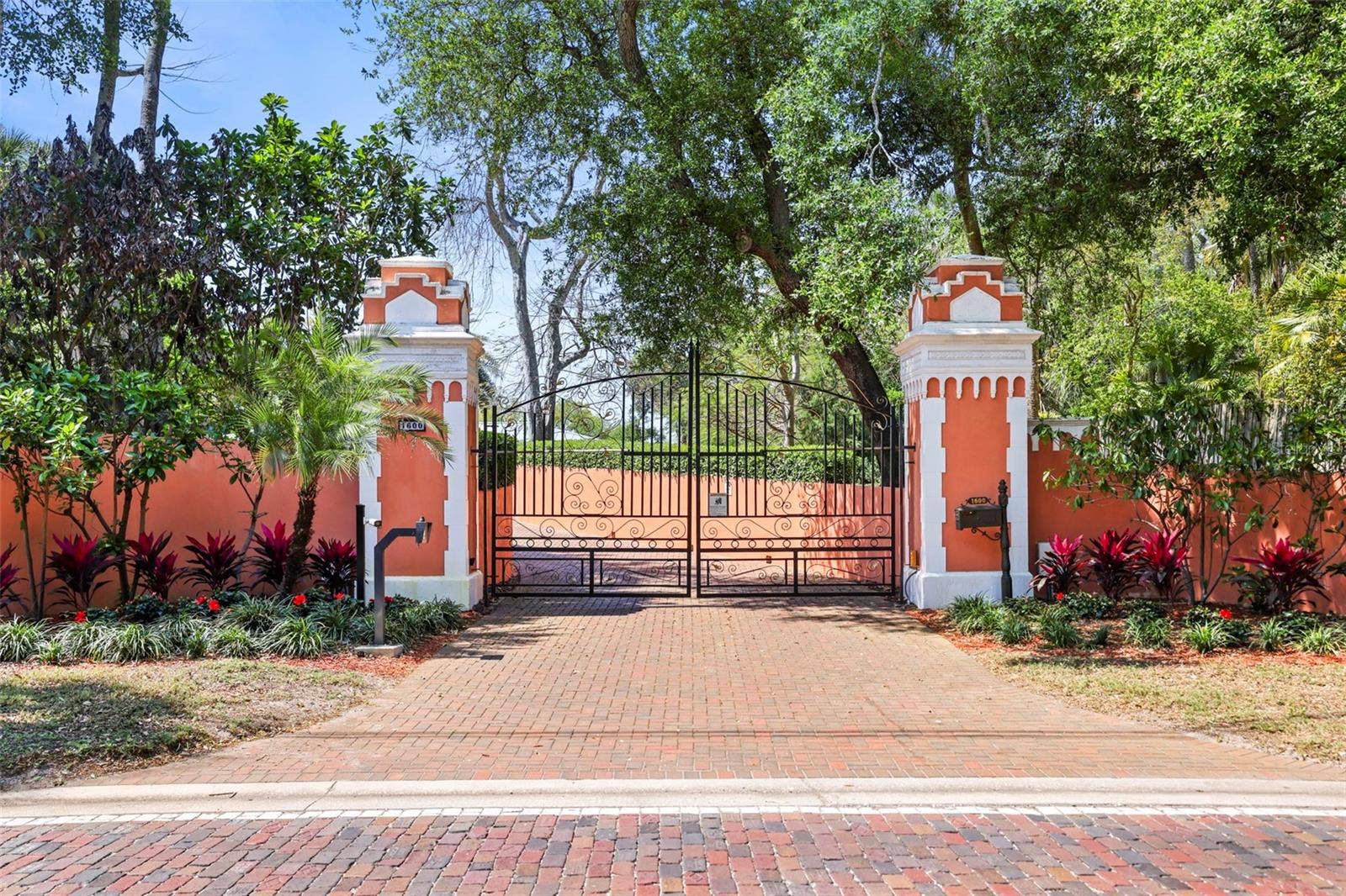 1600 PARK STREET N, St Petersburg, FL 33710 1600 PARK STREET N, St Petersburg, FL 33710
