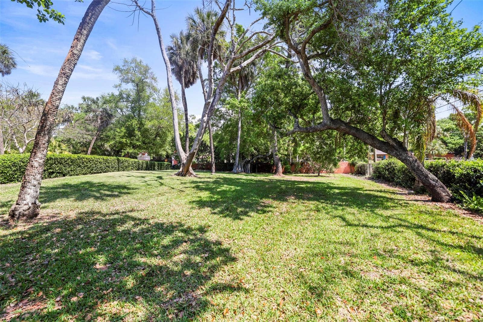 1600 PARK STREET N, St Petersburg, FL 33710 1600 PARK STREET N, St Petersburg, FL 33710