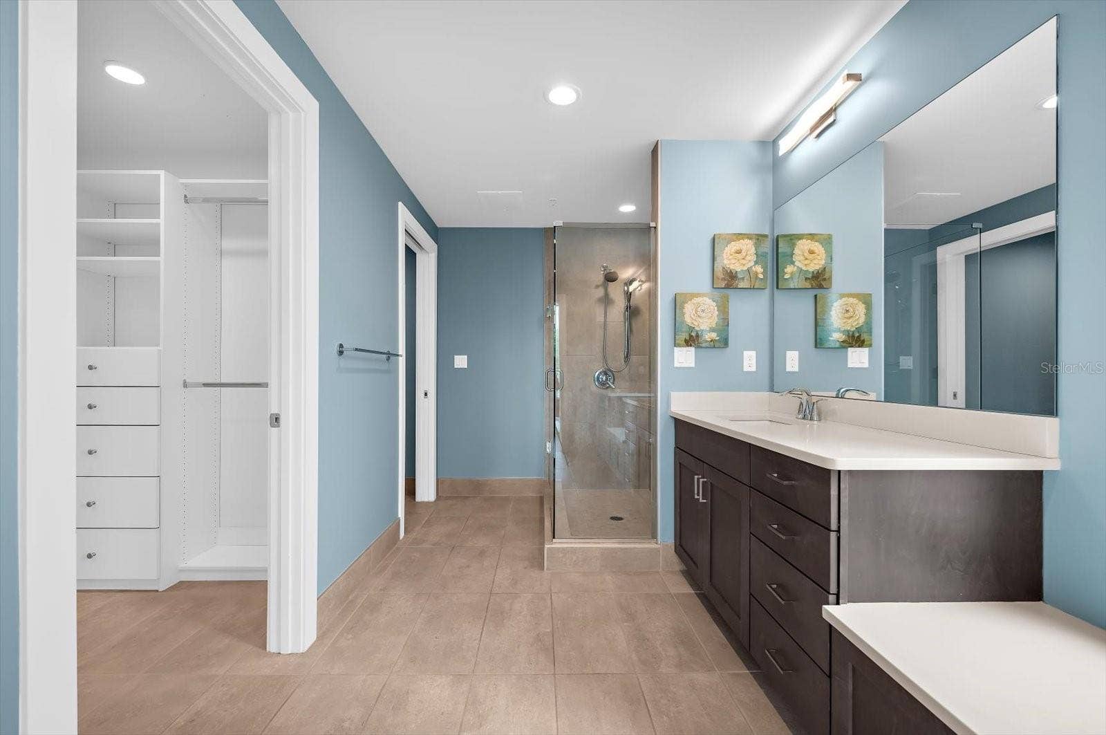 176 4TH AVENUE NE, #201, St Petersburg, FL 33701 Upgraded Bathroom and large walk in closet