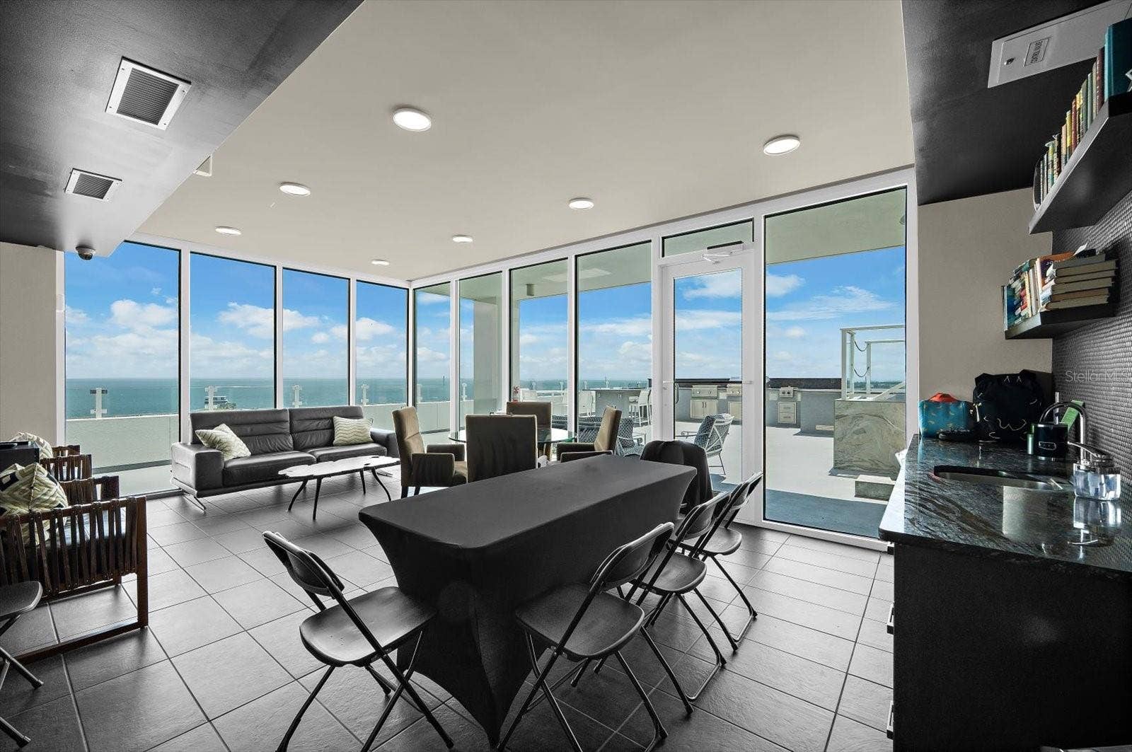 176 4TH AVENUE NE, #201, St Petersburg, FL 33701 176 4TH AVENUE NE, #201, St Petersburg, FL 33701