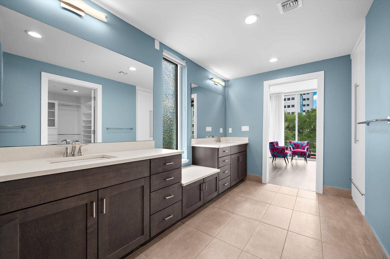 176 4TH AVENUE NE, #201, St Petersburg, FL 33701 176 4TH AVENUE NE, #201, St Petersburg, FL 33701