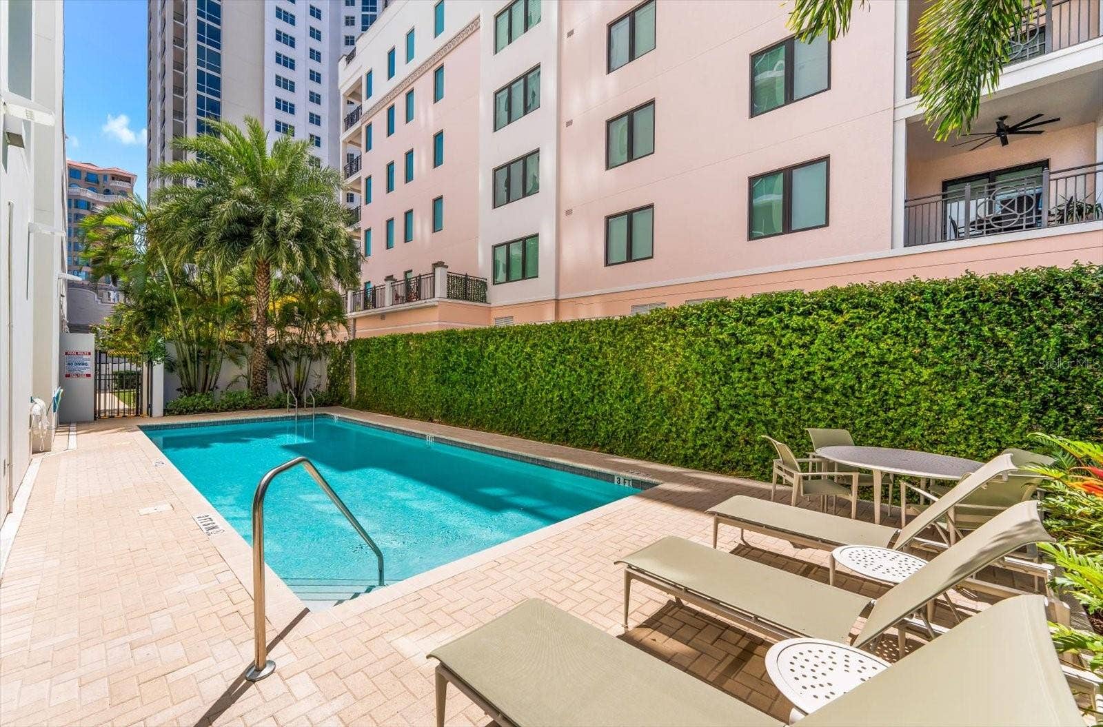 176 4TH AVENUE NE, #201, St Petersburg, FL 33701 176 4TH AVENUE NE, #201, St Petersburg, FL 33701